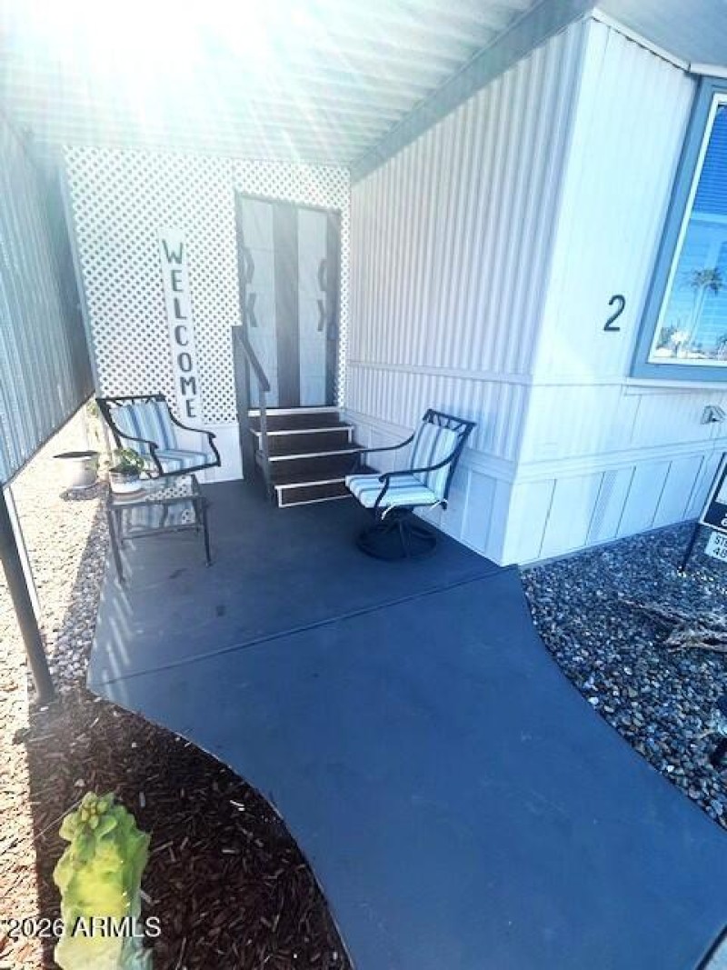 BERENS FRONT PATIO