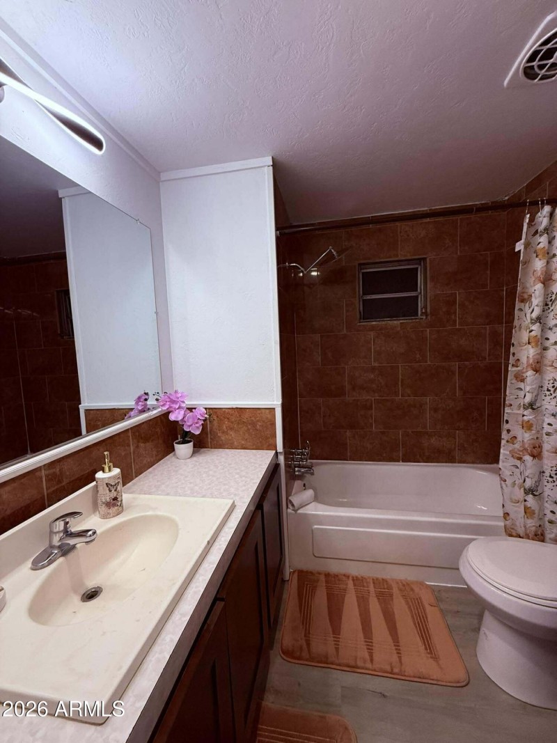 645658827_1582230673040218_2915757257809