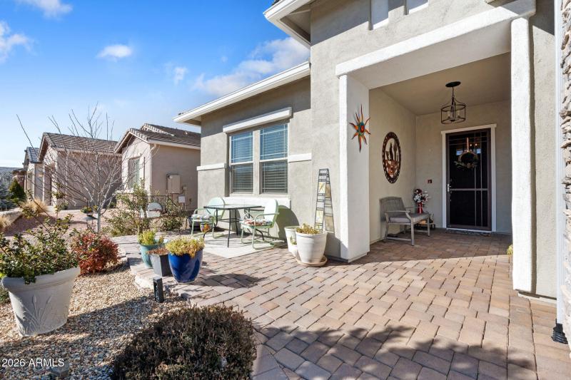 2-web-or-mls-02-Front Entrance