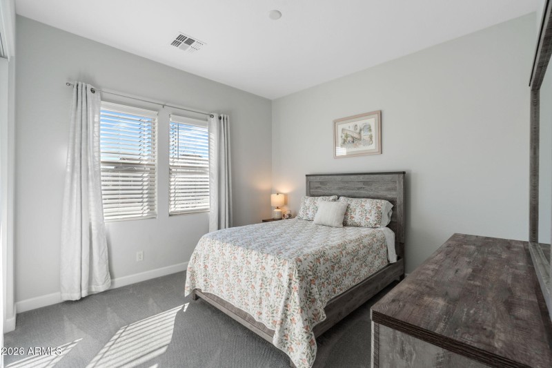 15-web-or-mls-15-Bedroom