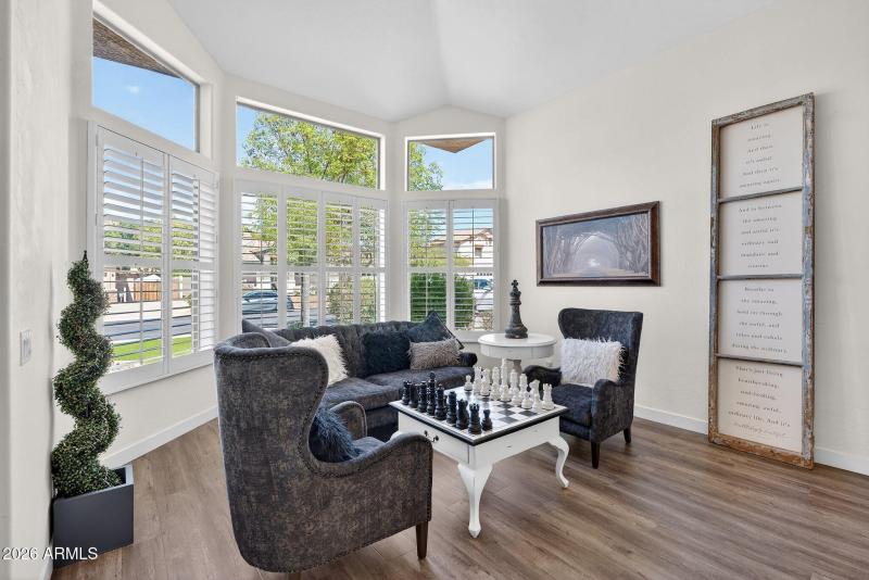 4-web-or-mls-005E Greenway St