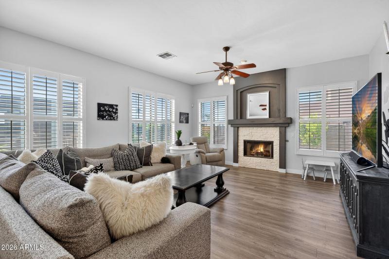 8-web-or-mls-029E Greenway St