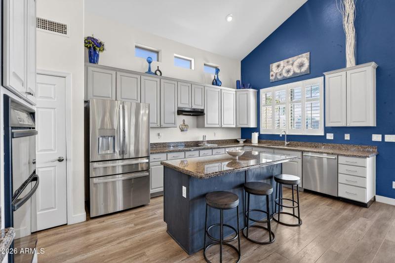 15-web-or-mls-014E Greenway St