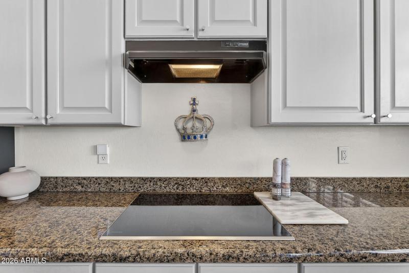 20-web-or-mls-018E Greenway St