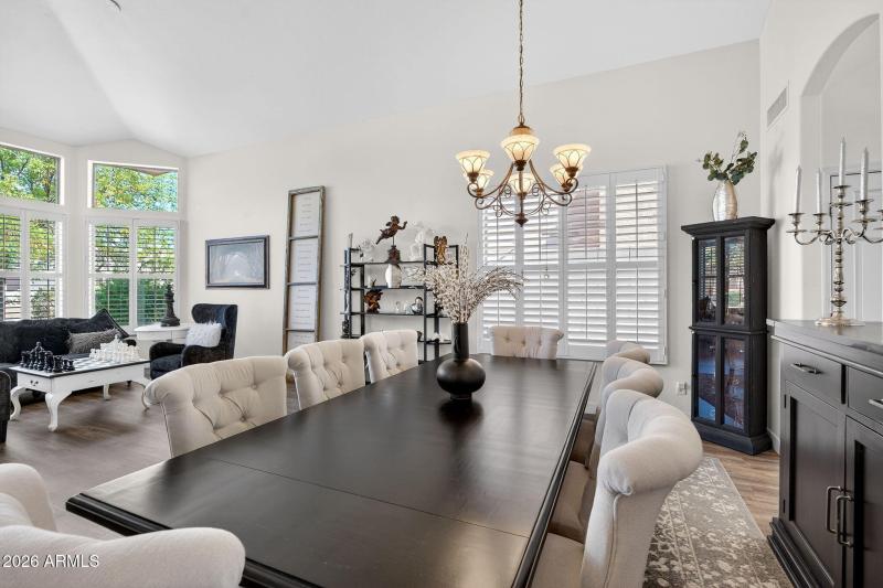 25-web-or-mls-011E Greenway St