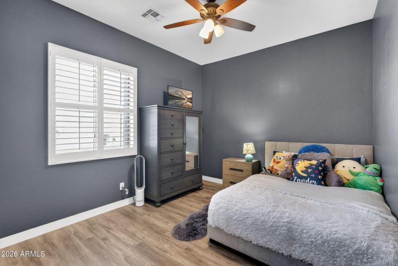 51-web-or-mls-055E Greenway St