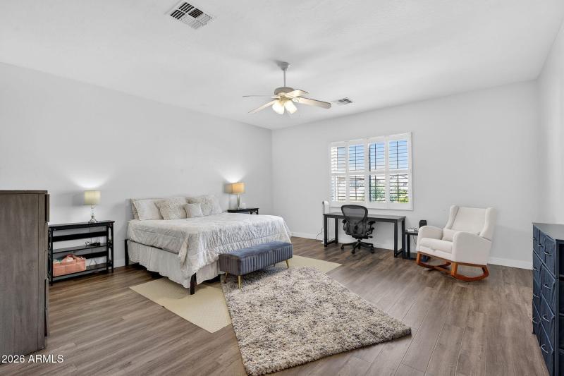 53-web-or-mls-057E Greenway St