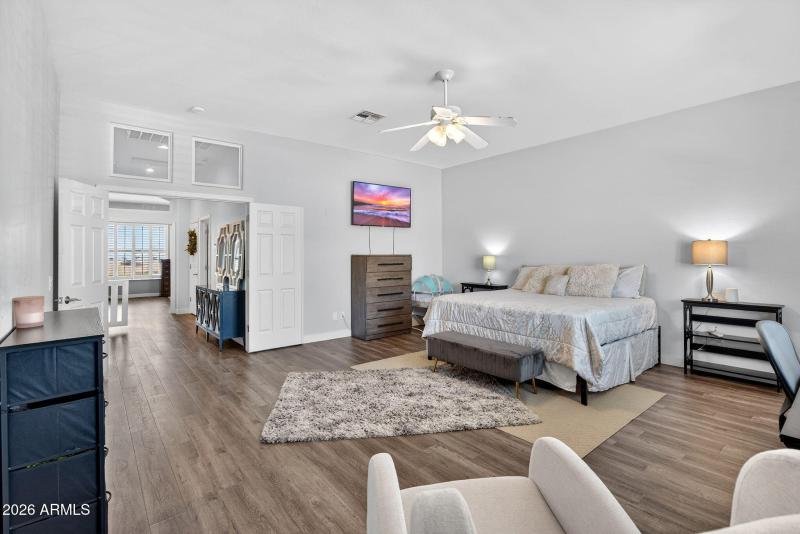 54-web-or-mls-059E Greenway St