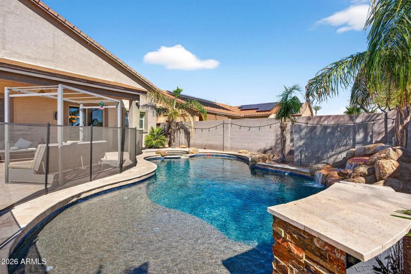 64-web-or-mls-073E Greenway St