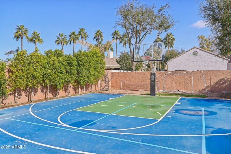 49-web-or-mls-N Cloverfield Cir-049