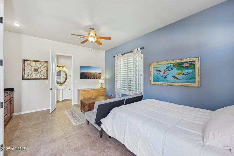 38-web-or-mls-N Cloverfield Cir-038