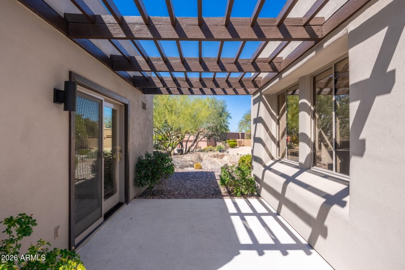 9406 E Gamble Ln - 06