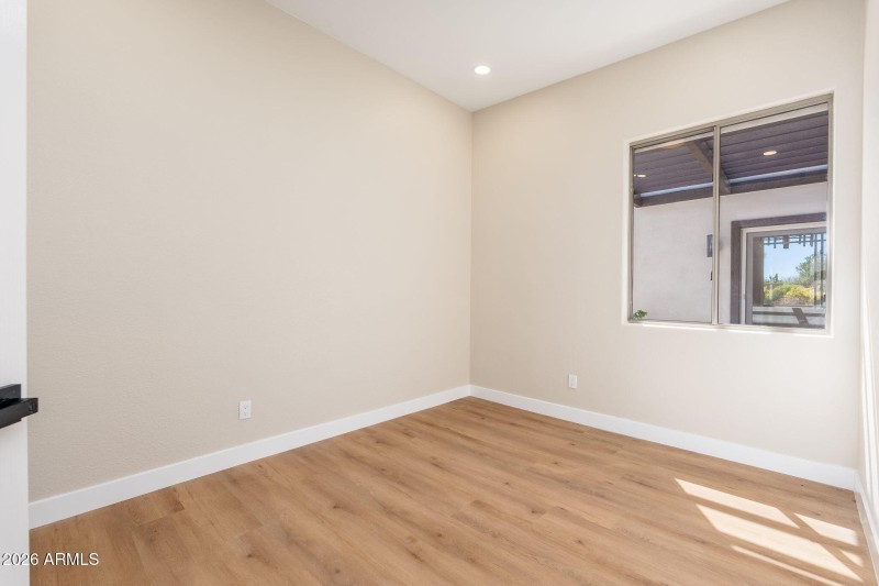 9406 E Gamble Ln - 27