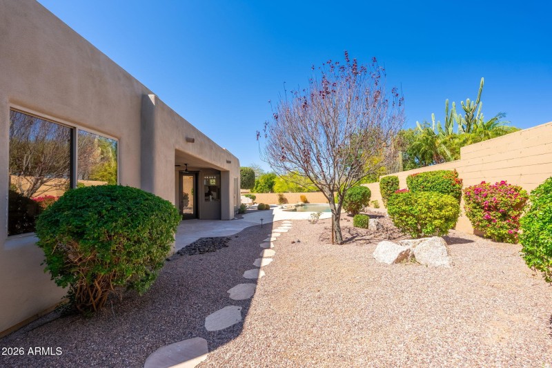 9406 E Gamble Ln - 35