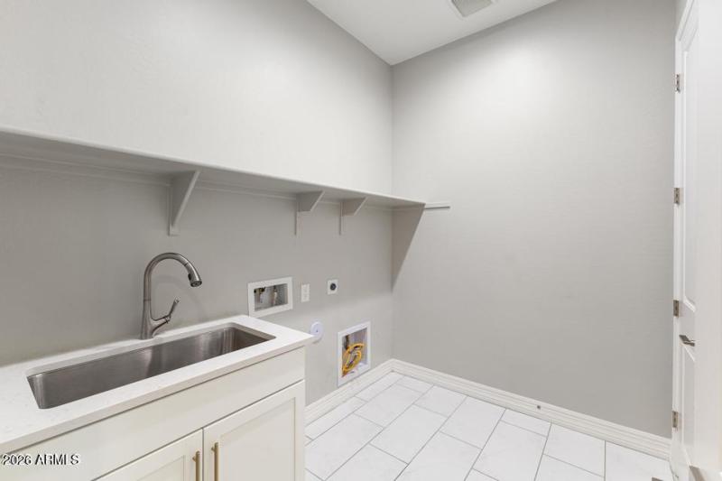 20251114073823446637000000-o