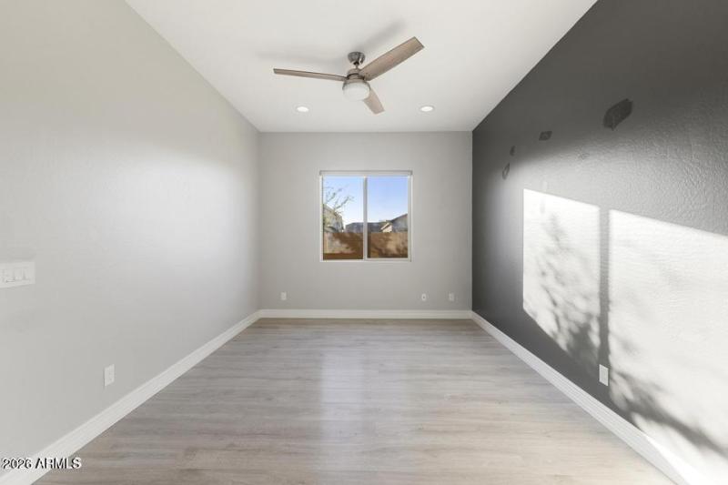 20251114073451278333000000-o