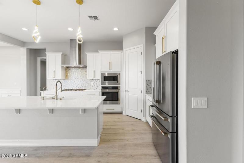 20251114073559005824000000-o