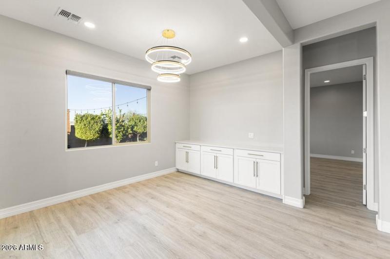 20251114073612736174000000-o