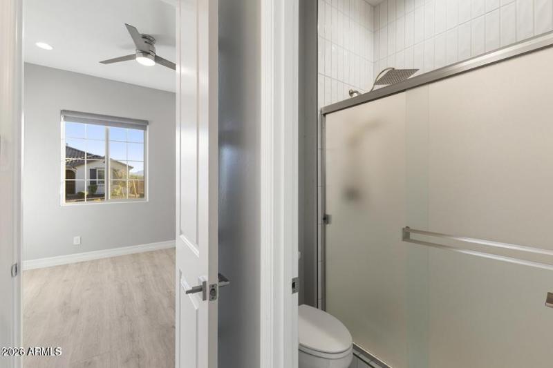 20251114073638581913000000-o