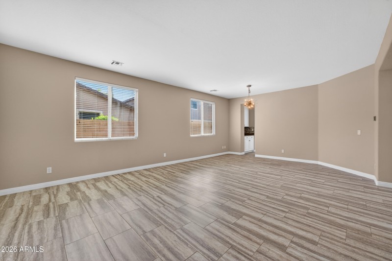 Front room/Dining room