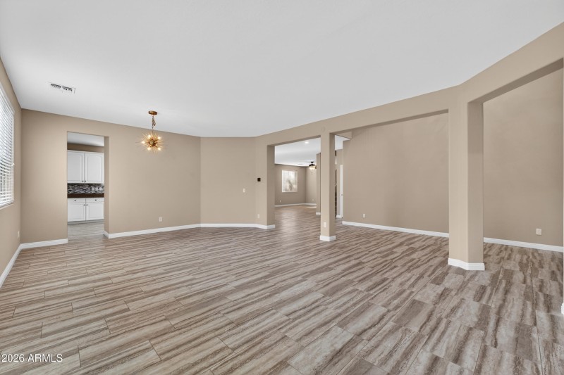 Front room/Dining room