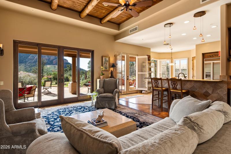 JL_105RedRockDr-interiors-CommonAreas-02