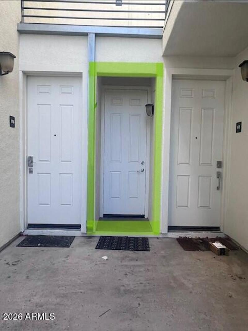 DOOR TO TANDEM GARAGE 615 E PORTLAND 277