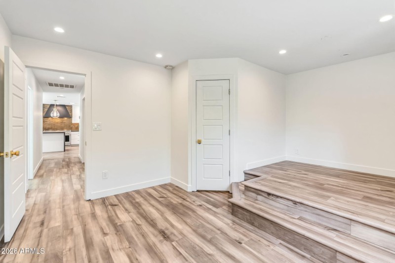 Bedroom / multi-use space