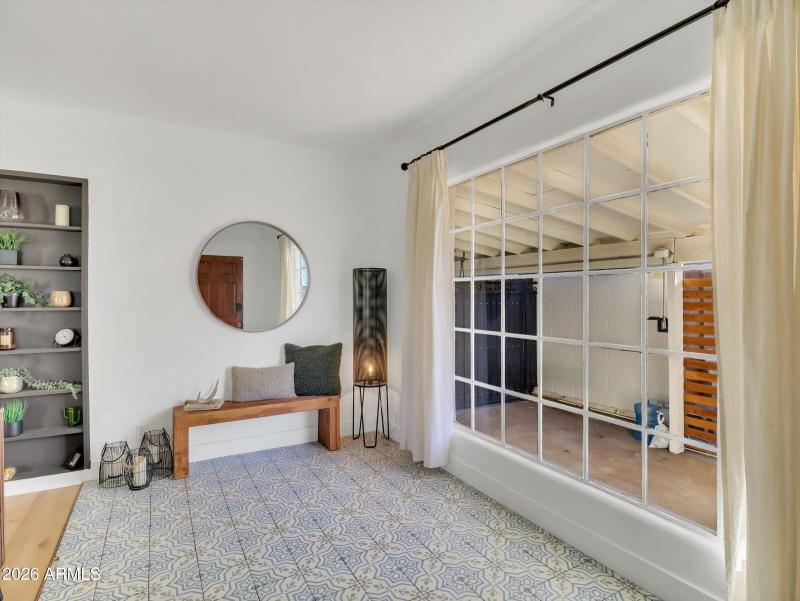 06-2204 E Whitton Avenue-6