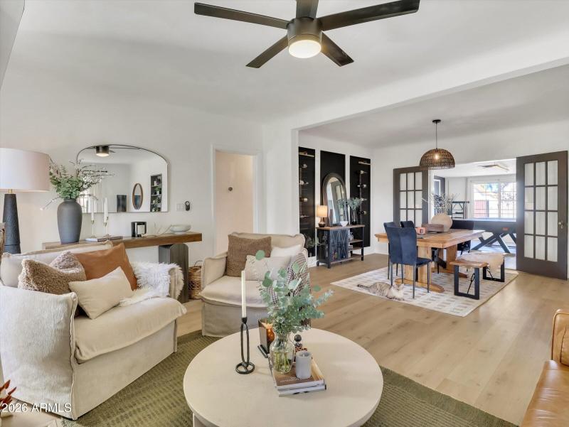 12-2204 E Whitton Avenue-12