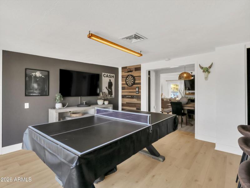 24-2204 E Whitton Avenue-24