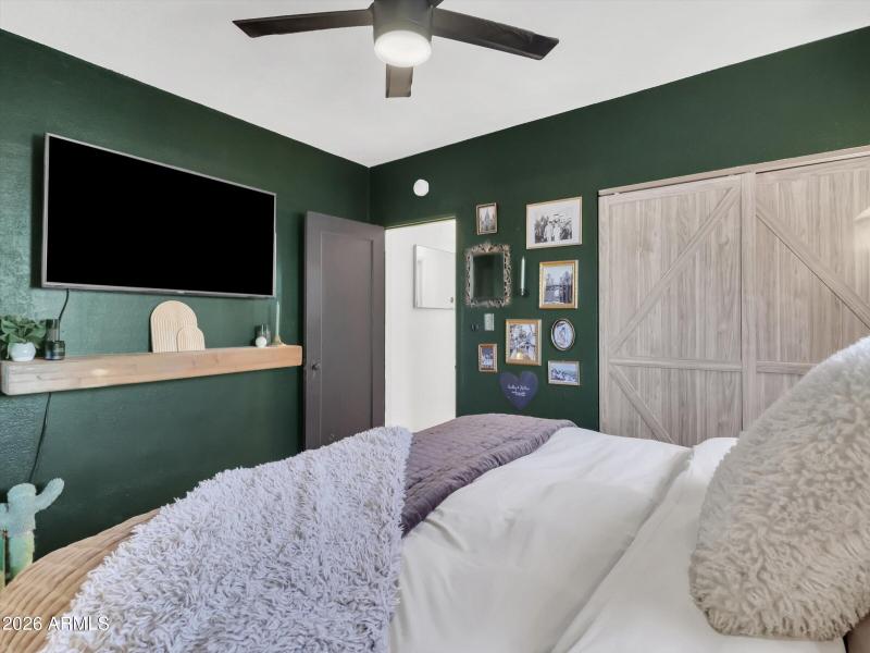 28-2204 E Whitton Avenue-28