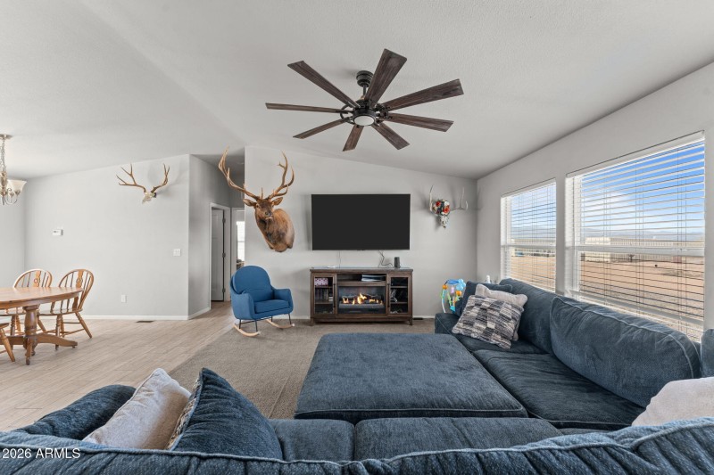 21-web-or-mls-DSC07873-Recovered