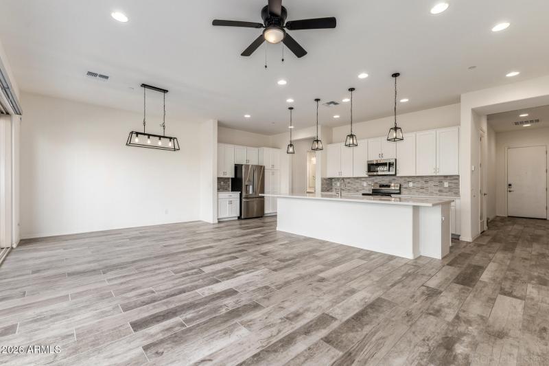 Living room Unstaged