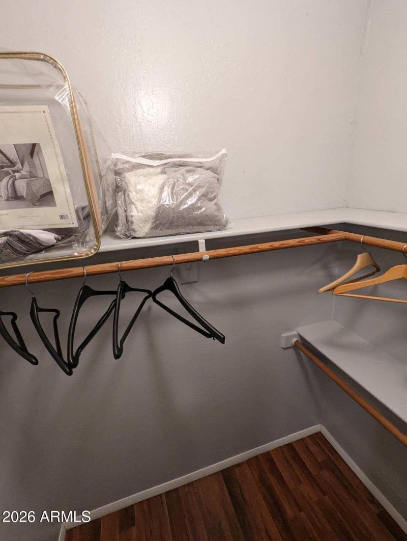 Queen Bedroom 1 - Walk In Closet