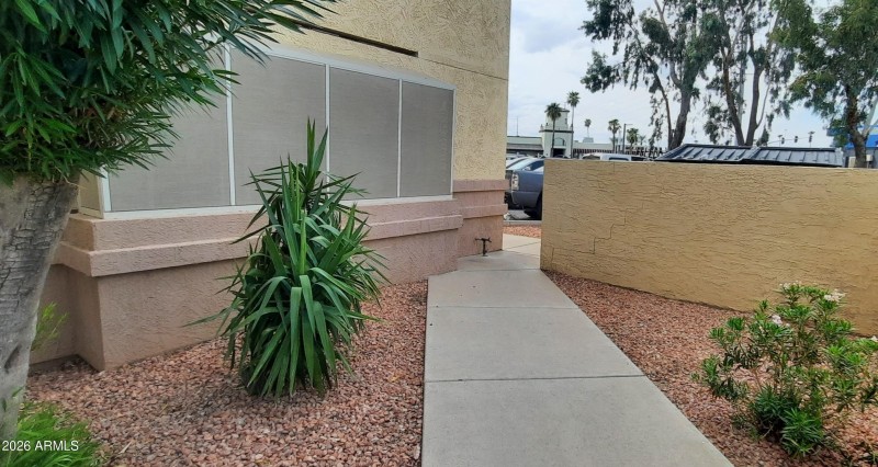 Back Of Unit - Screened In Paito