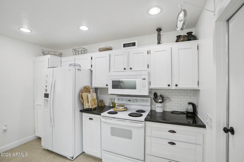 13-web-or-mls-N 109th Ave-S1503-013