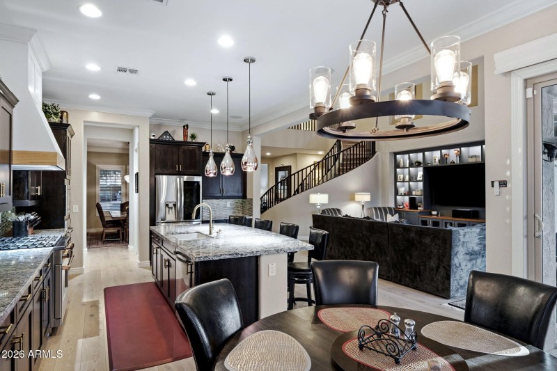 011__4269 E Sierra Madre Ave