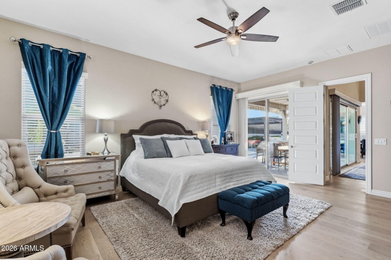 042__4269 E Sierra Madre Ave