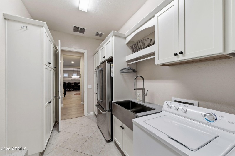 050__4269 E Sierra Madre Ave