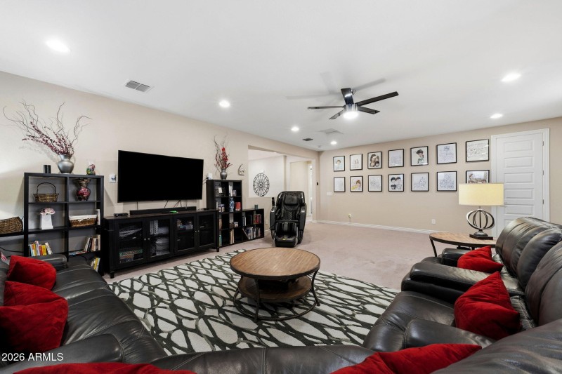 054__4269 E Sierra Madre Ave