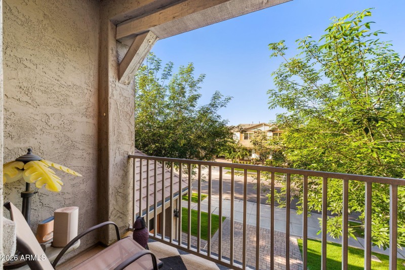 063__4269 E Sierra Madre Ave