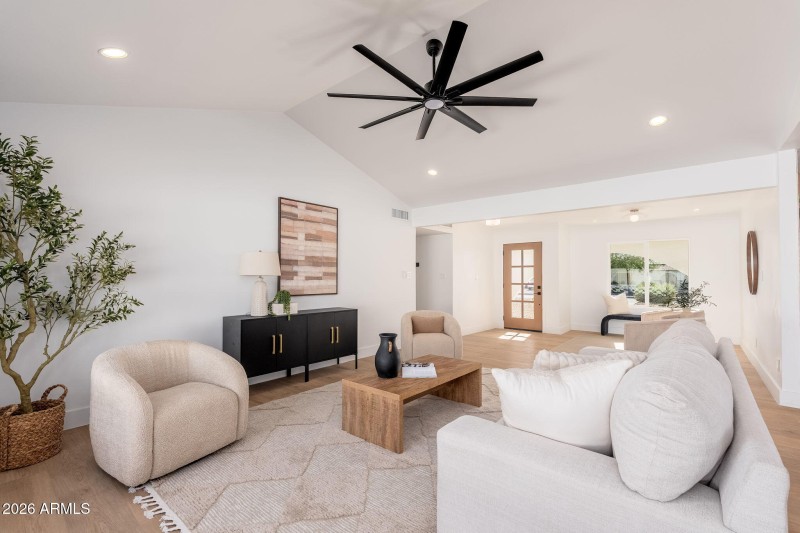 15212 N 53rd St - 08