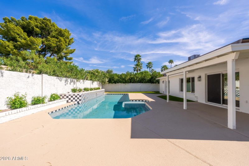 15212 N 53rd St - 28