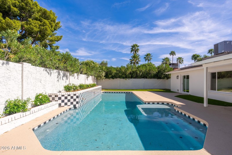 15212 N 53rd St - 29