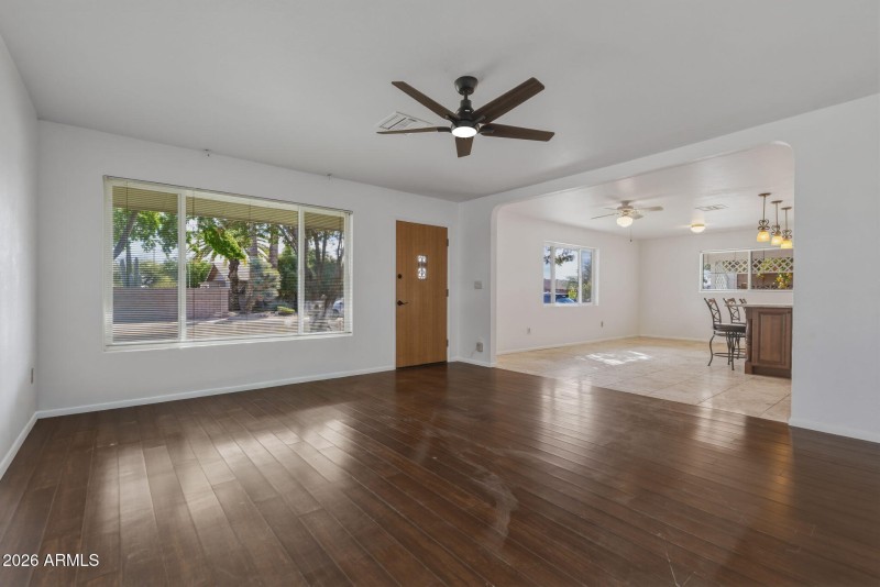 8-web-or-mls-3526 N 83rd St-24