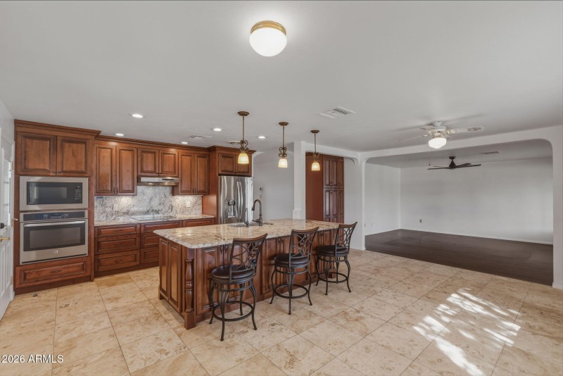 12-web-or-mls-3526 N 83rd St-30