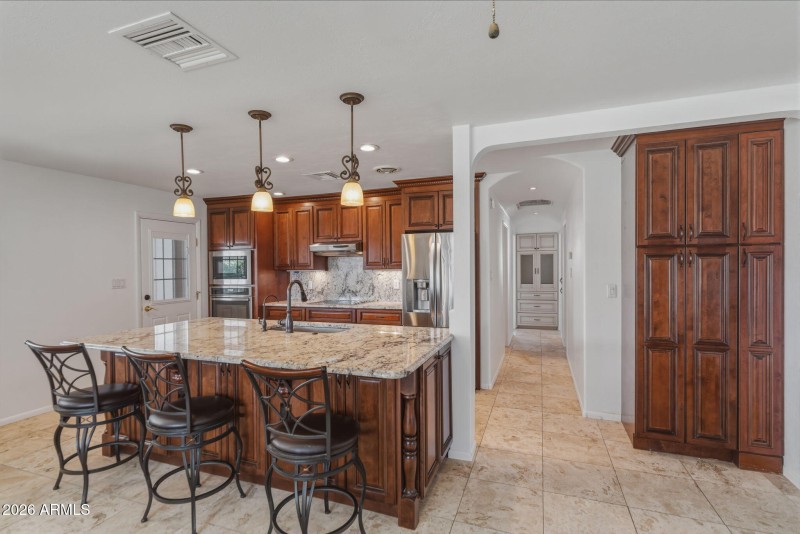 14-web-or-mls-3526 N 83rd St-28