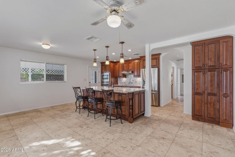 18-web-or-mls-3526 N 83rd St-27