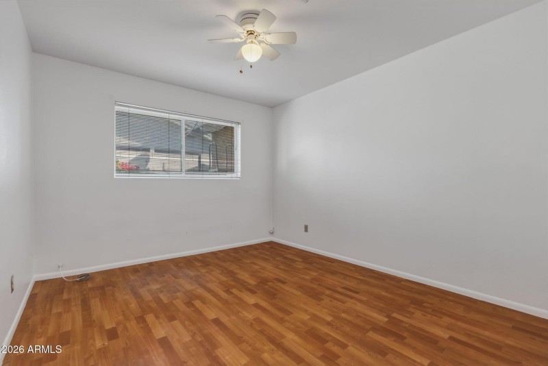 23-web-or-mls-3526 N 83rd St-19